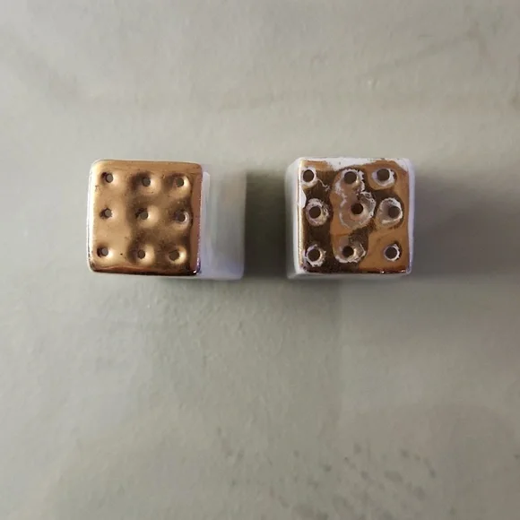 Pair of Antique salt and pepper shakers. - Picture 4 of 8